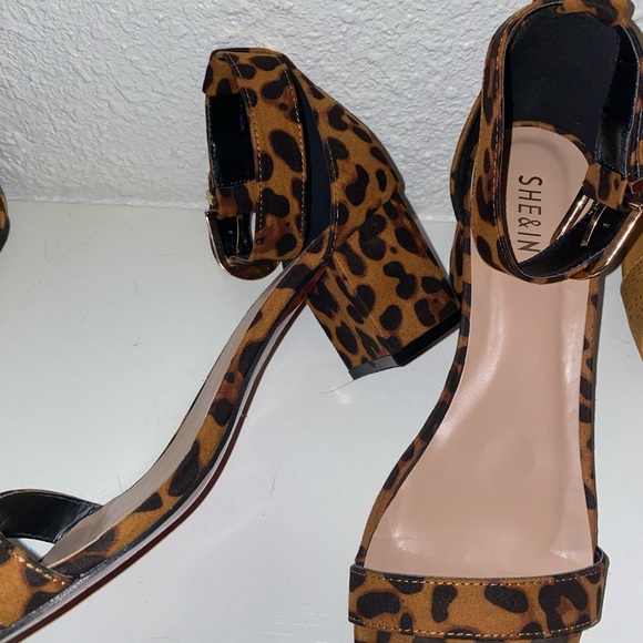 Single strap peep toe - Picture 2 of 2